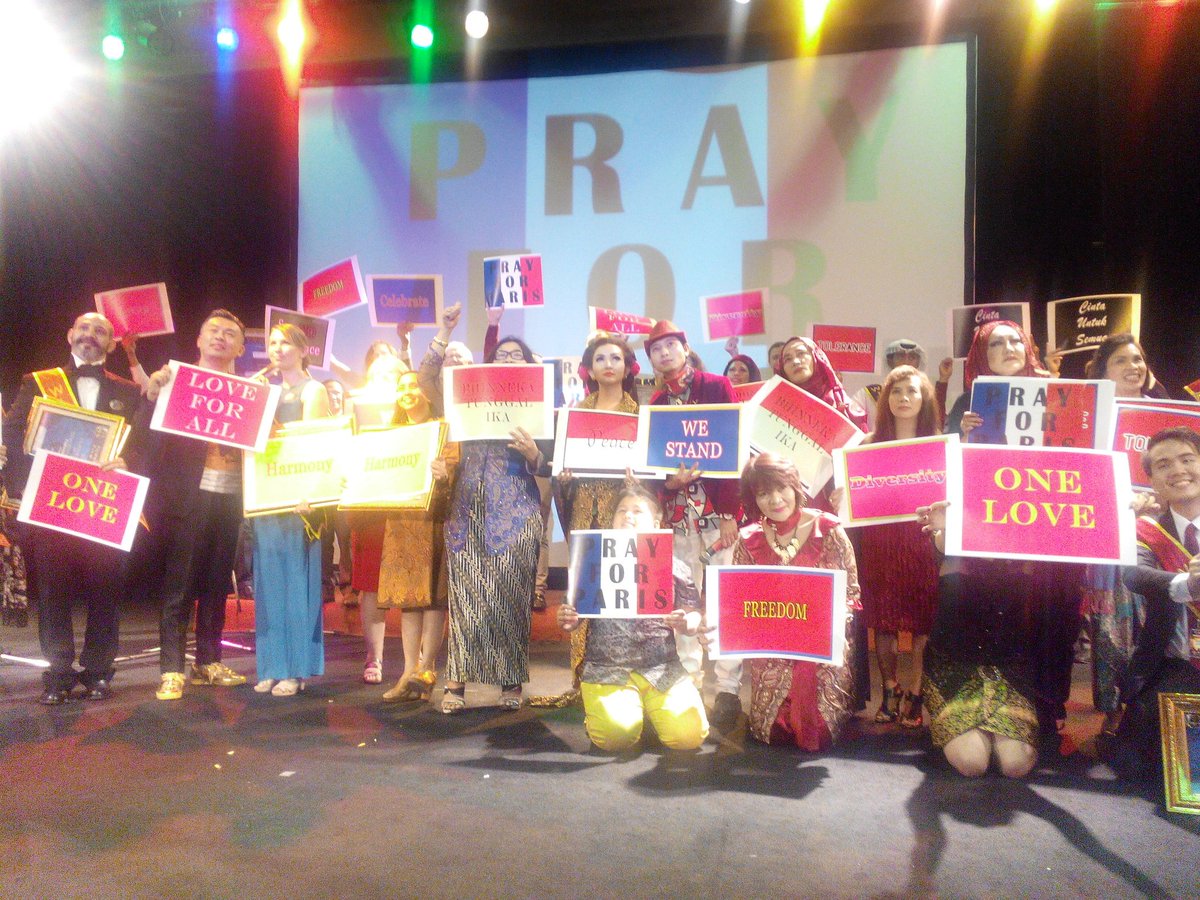 WSuratman's tweet photo. Peace,toleransi untuk semua #Prayers4Paris @damiendematra @HaryadiSatoto @nu_online @iinyuse @HaryadiSatoto https://t.co/qxLsmo5hRz