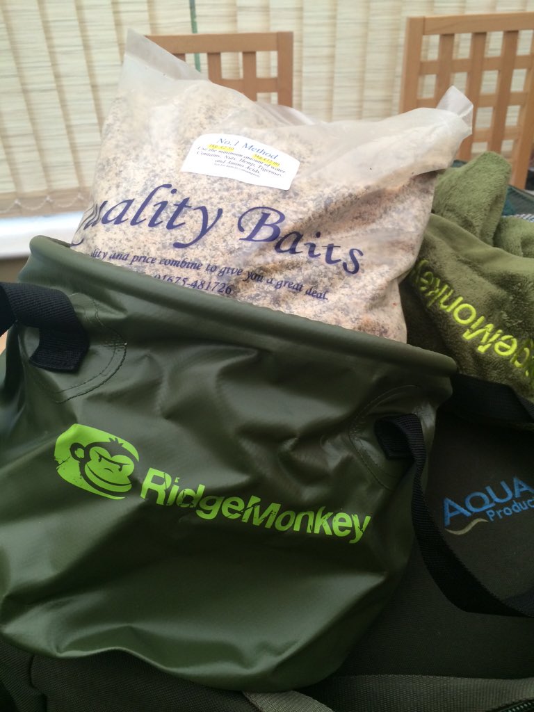 CarlStevenGee's tweet image. Preparing for this weeks ground bait approach and I'm now well equipped @RidgeMonkey @qualitybaits