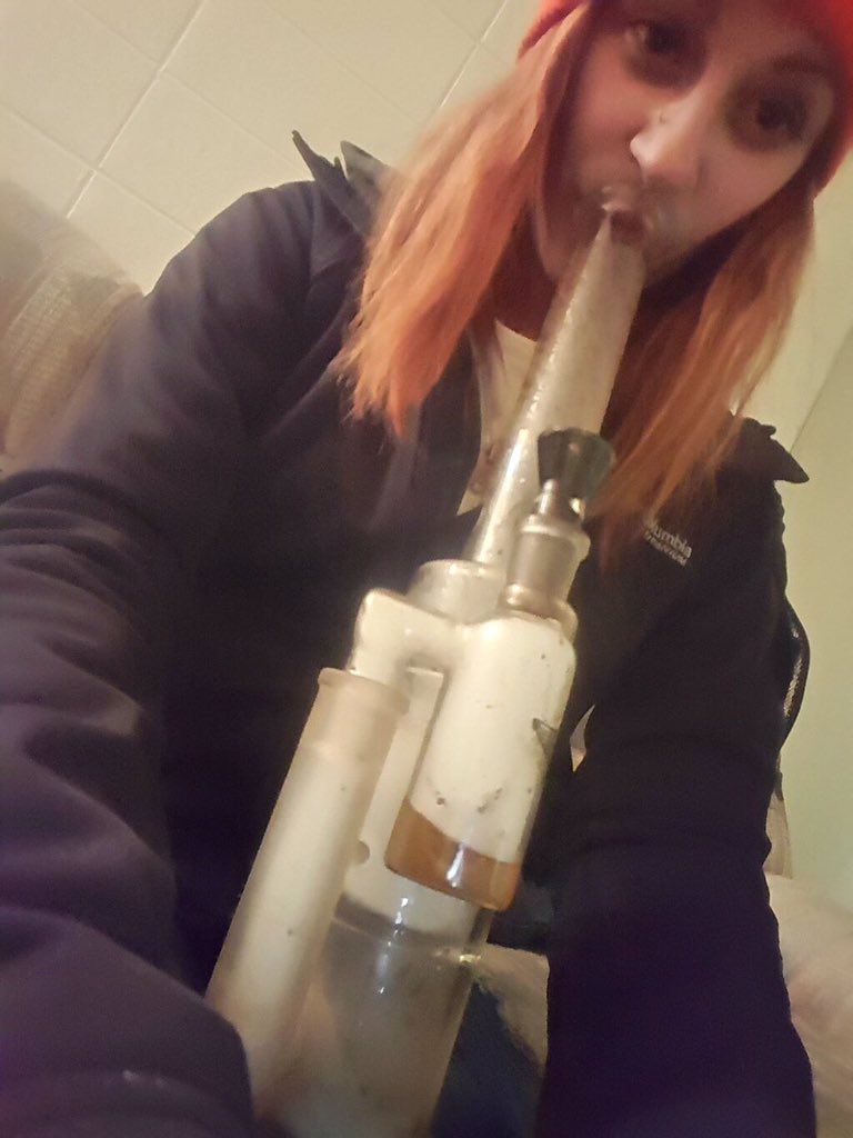 Girlst0ner's tweet photo. Bing baby bake up https://t.co/mXv9FF8zpc