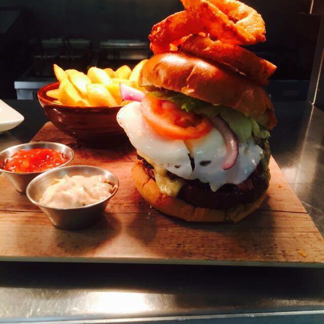 barton_arms's tweet photo. You like what you see? Come and see us for a burger and a drink from £7.49 #burgernight https://t.co/4dF6fFIhNo