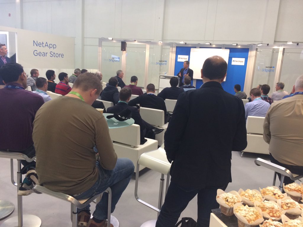 MadelineG331's tweet photo. Packed house in #InformandDelight #NetAppInsight @NetApp Thanks @DrMarkBregman! https://t.co/LKqFZjN2PT