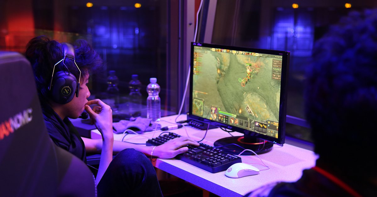 NVIDIAGeForce's tweet photo. The king-slayers @Mineski lost a close first round vs @TeamSecretDOTA2. Can they come back? #dota2 #FrankfurtMajor https://t.co/C4IQyNhZeP