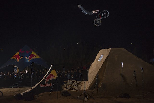 GRAN, GRAN, GRAN domingo en <a href="/LaPomaBikePark/">La Poma</a> - trickon.com/freestyle/arti… #mtb #bmx