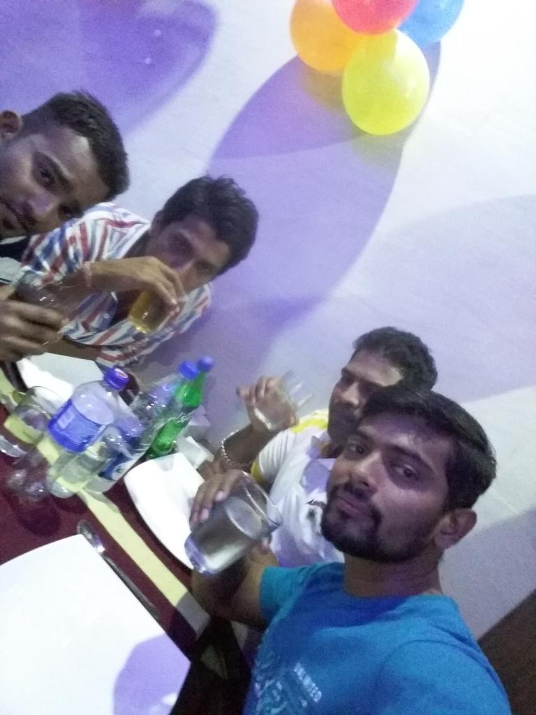 prathameshrajap's tweet photo. Party time https://t.co/5ayBJKXTTv