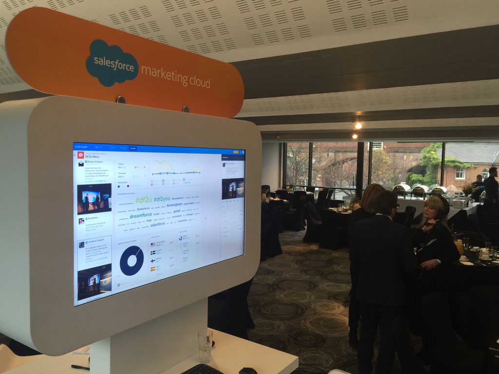 toocou's tweet photo. Ready for lunch at #df2u Manchester, come by the MC booth for 1:1 customer journeys #df2you #salesforce https://t.co/XT7NCwPExc