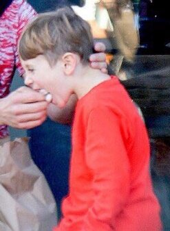 RDJ_Oscar's tweet photo. I have no idea what's goin on in the 4th pic but Lil man is always eatin 😂😂😂 #hegrowsupsofast @RobertDowneyJr #exxy https://t.co/yhNahY91yN