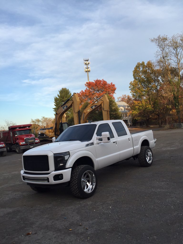 JordanKaufman_'s tweet photo. #truckcrushtuesday @TbredDiesel @Truckpicsdaily @TruckTuesdy @CenCalTrucks_ https://t.co/V2pT4mFkhE