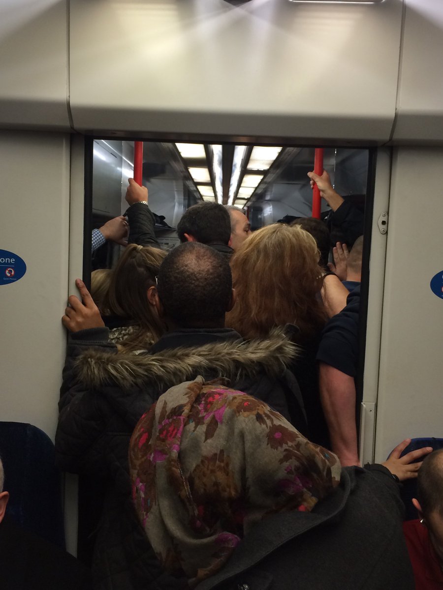 katche7's tweet image. Another marvellous commute @chilternrailway. Well worth £24 wouldn’t you say? MYB to BCF 17.02
