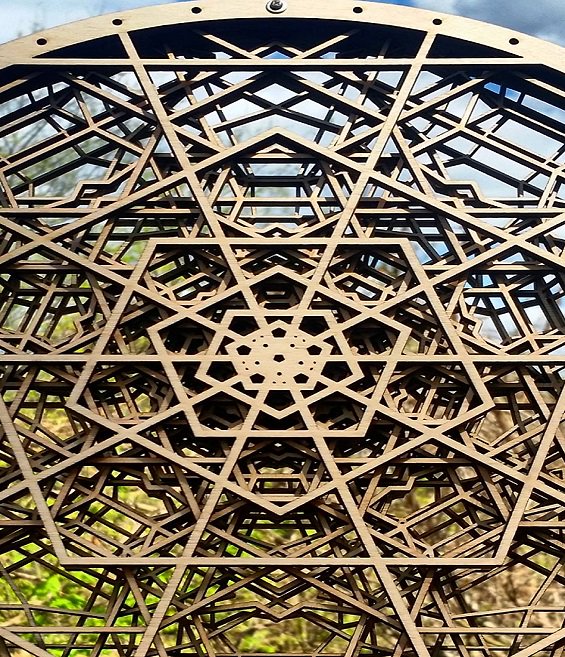 stslivemusic's tweet photo. #JamesGyre of #NakedGeometry talks #SacredGeometry with @PeaceLoveLaura - https://t.co/Hm0oiaQSdA - @NakGeo https://t.co/pGUvHrUQS1