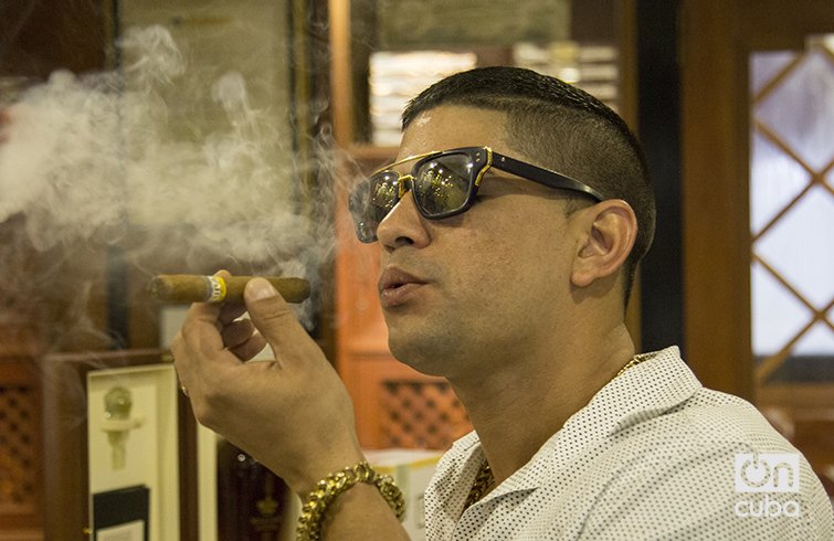 <a href="/gissellemr/">Gisselle Morales</a> <a href="/marylagarcia/">Maryla García Santos</a> <a href="/racheldrojas/">Rachel Domínguez</a> @CubanitoenCuba #BabyLores no es un imbécil cubaizquierda.blogspot.com/2015/11/baby-l…