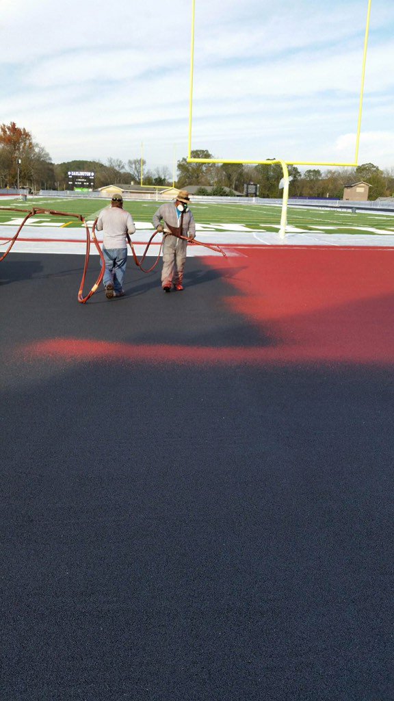 STCFieldBuilder's tweet photo. Structural Spray coating underway at Darlington School. #QualityTracks https://t.co/ExuHDkU9iv