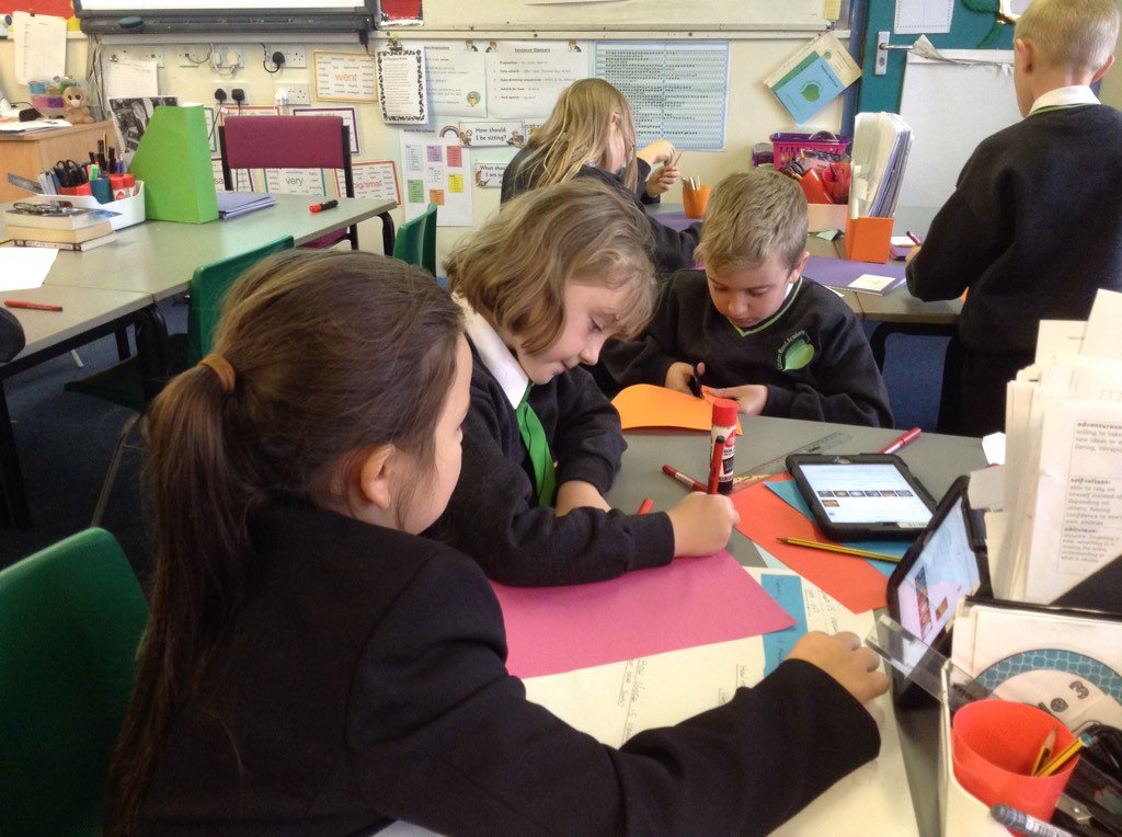 OnoFnlomce_net's tweet photo. Collaborative learning.Could we live on another planet?#LRAY4 https://t.co/MaWaMkb4qh