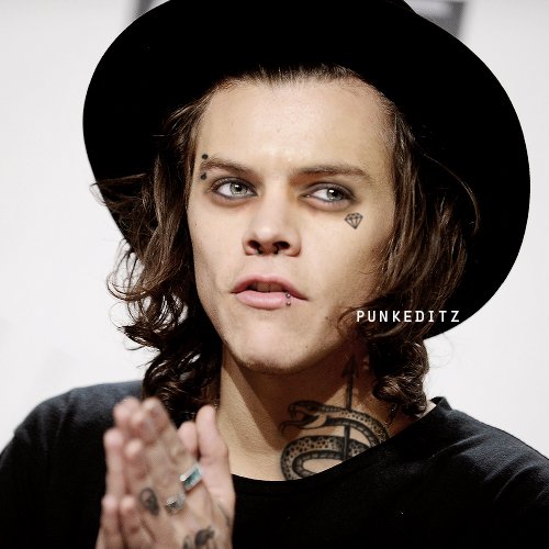 New lad on the block, retweets are greatly appreciated. If you are down to party, my DMS are open. X