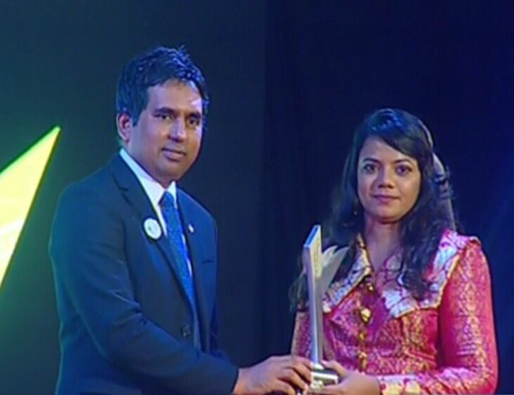 MoEDmv's tweet photo. Hon. Minister Saeed @em_saeed distributing Youth Awards 2015 #Live #YouthAwards2015 #YouthDay2015 https://t.co/71egqucQEp