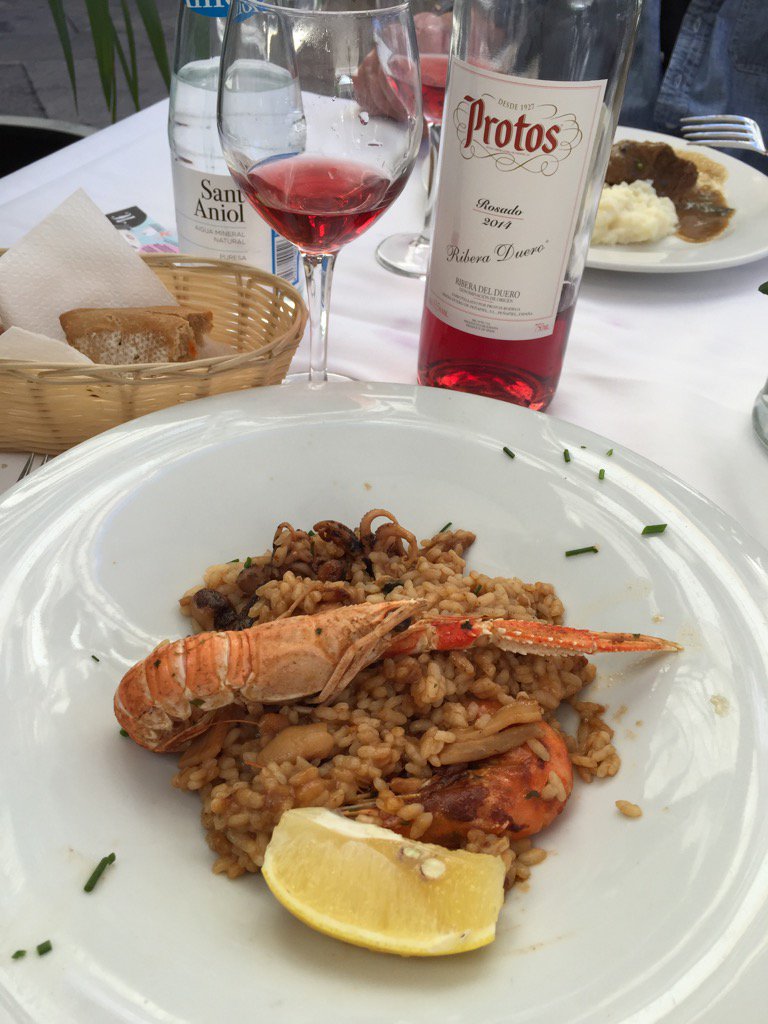 TheCooksCook's tweet photo. Can't believe this is the second course of my 10.45 Euro lunch. Amazing. This is why we love Les Quinze Nits. https://t.co/5uUBm7XzE4