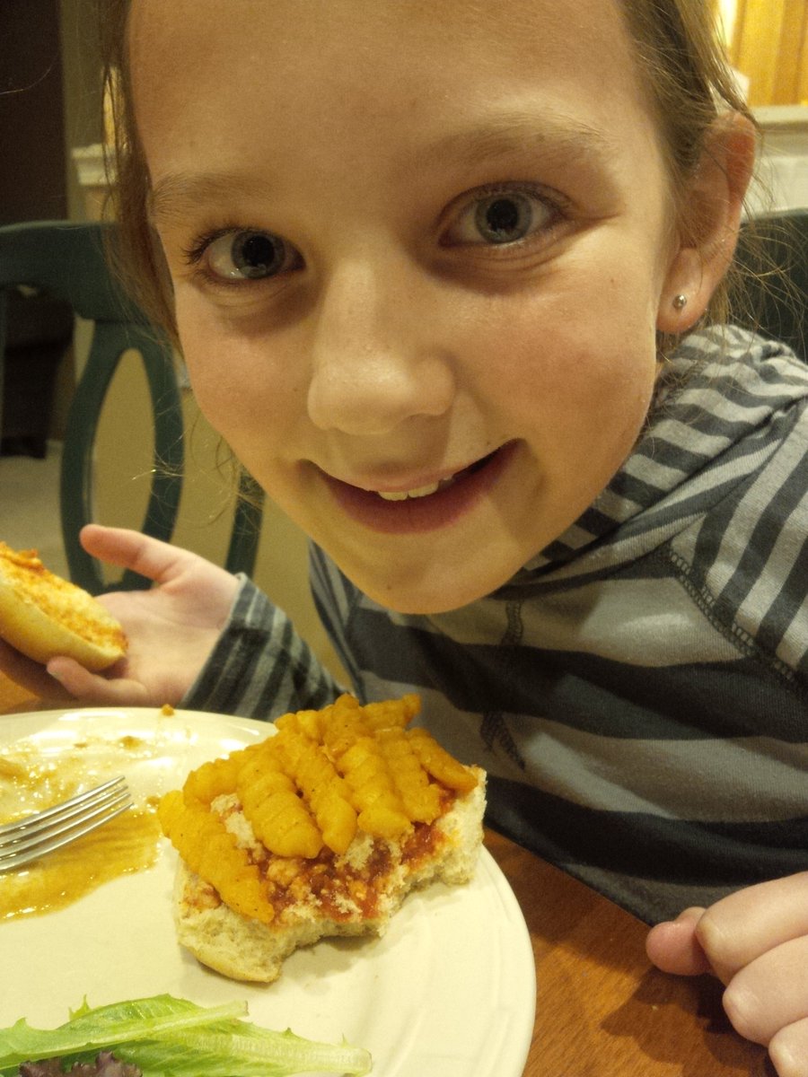 KimSRecruits's tweet photo. @mccainfoods this is how my daughter #MODIFRY 'D her sloppy Joe sandwich with McCain crinkle cuts last night https://t.co/utvwKYf5vw