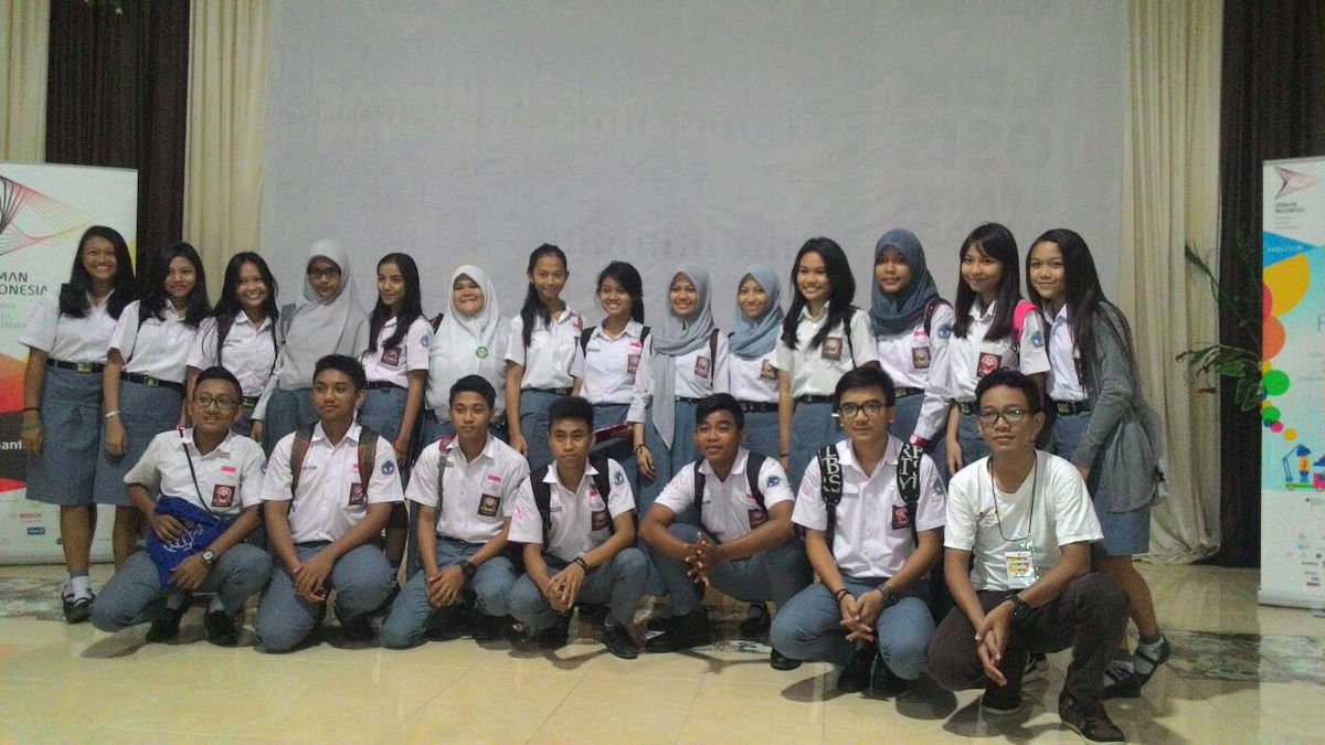 Seru banget materinya! Eksperimenya juga menyenangkan!😍 terimakasih <a href="/ScienceFilmFest/">ScienceFilmFestival</a> kita suka ngana suka samua suka