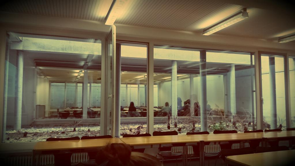 schube_13's tweet photo. Wieder Mal UNI-Groove. Missed it! #unibern #unitobler #Bern https://t.co/brAzVGIVs9