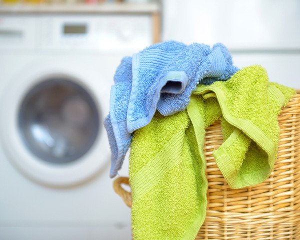 WomensHealthMag's tweet photo. So, how many times can you really use a bath towel before it needs to be washed? https://t.co/9OIKkQrlgI https://t.co/jCHW2tCioI