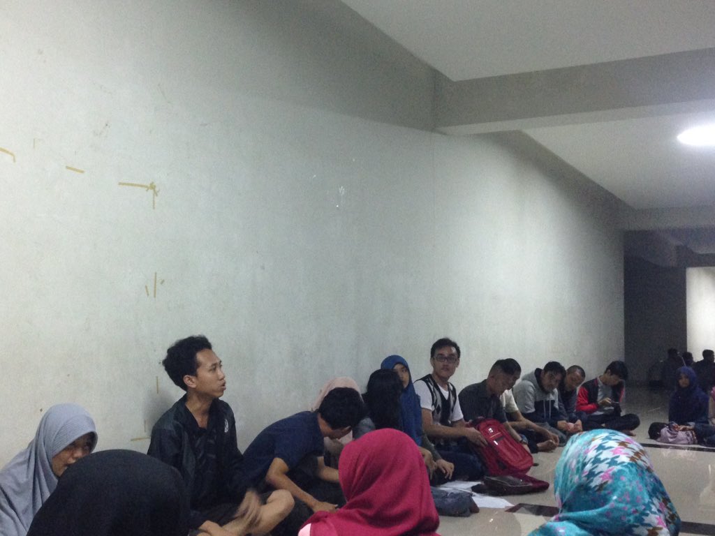 Ini Kak Reza lagi menjelaskan Media Kreatif! Sebelumnya sudah ada kak Qiras, Kak Anik, dan Kak Ju.