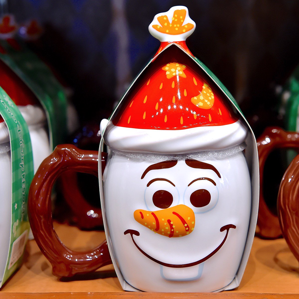 Mezzomikiのディズニーブログ 発売の遅れていたオラフの蓋付きマグカップも販売中です お菓子の世界のかわいいグッズ ディズニークリスマス15両パーク共通クリスマスグッズ T Co Zfl2jebhxj T Co Kffknbujew