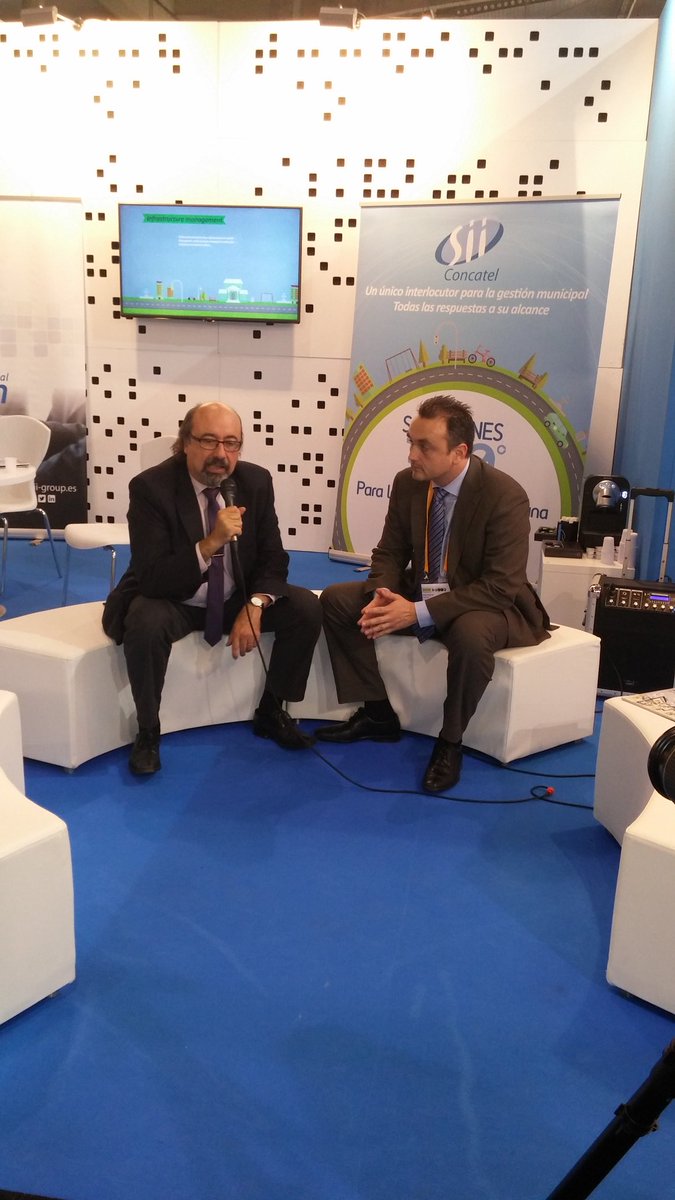 mgarrigap's tweet photo. .@SergiAmigo is interviewing @CireraJordi.They're speaking about @icityproject and @sentilo_io in @SIIConcatel booth https://t.co/m9fvYV4tXF