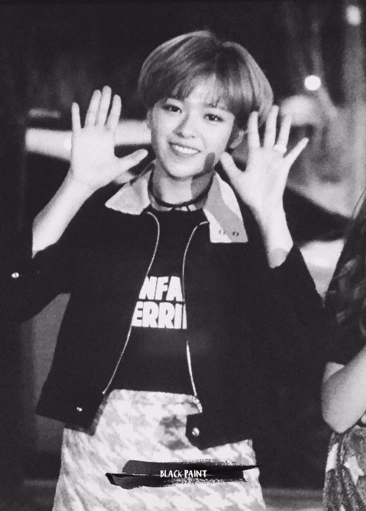 blackpaint96's tweet photo. 151117 더쇼 내새끠ㅜㅜㅠㅠㅠㅜㅜ 
#정연 #TWICE https://t.co/dRuyqgaXdS