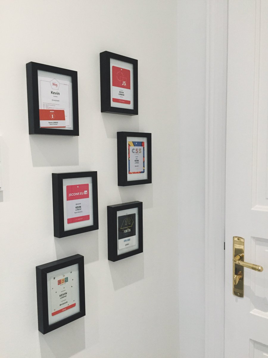 verpixelt's tweet image. . @CSSconfeu, @jsconfeu, @RejectJS, @conc_at & @ffconf hanging around in my bathroom :D