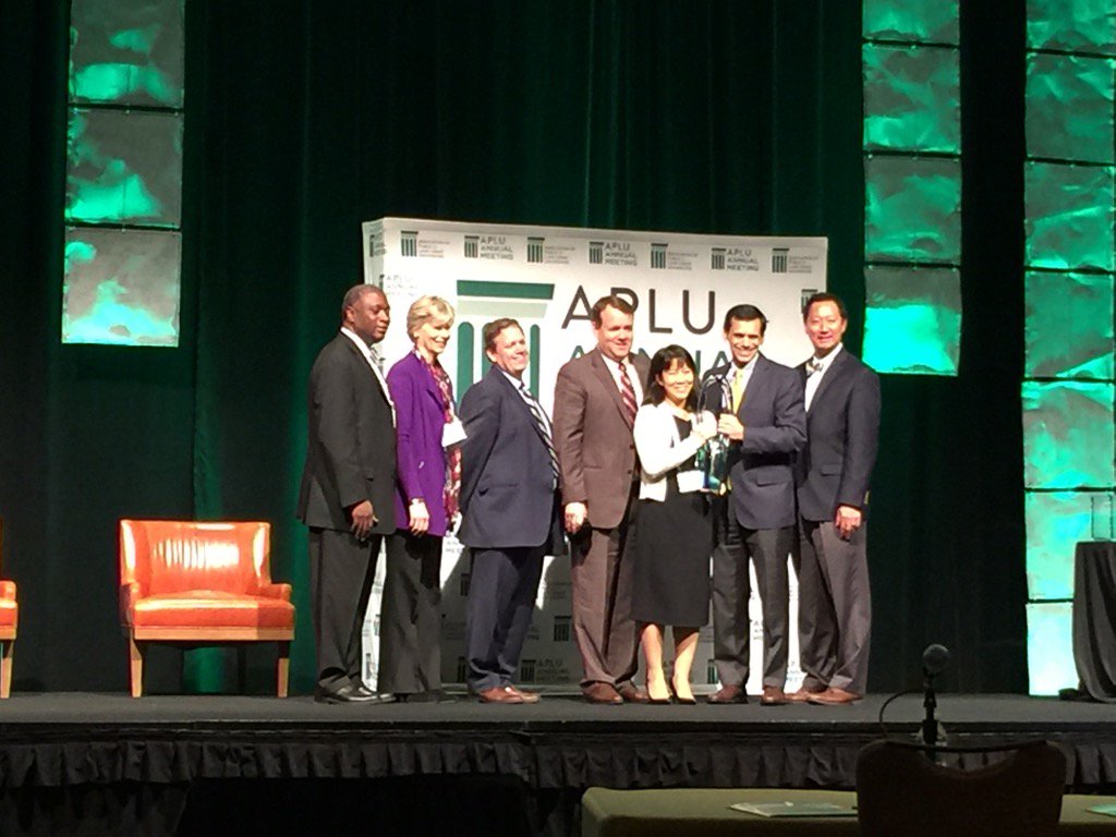 SJSU's tweet photo. MT @cathysandeen: Kudos to #SJSU on receiving the Community Engagement Scholarship Award from #APLU2015. https://t.co/BeBoc9kGlJ
