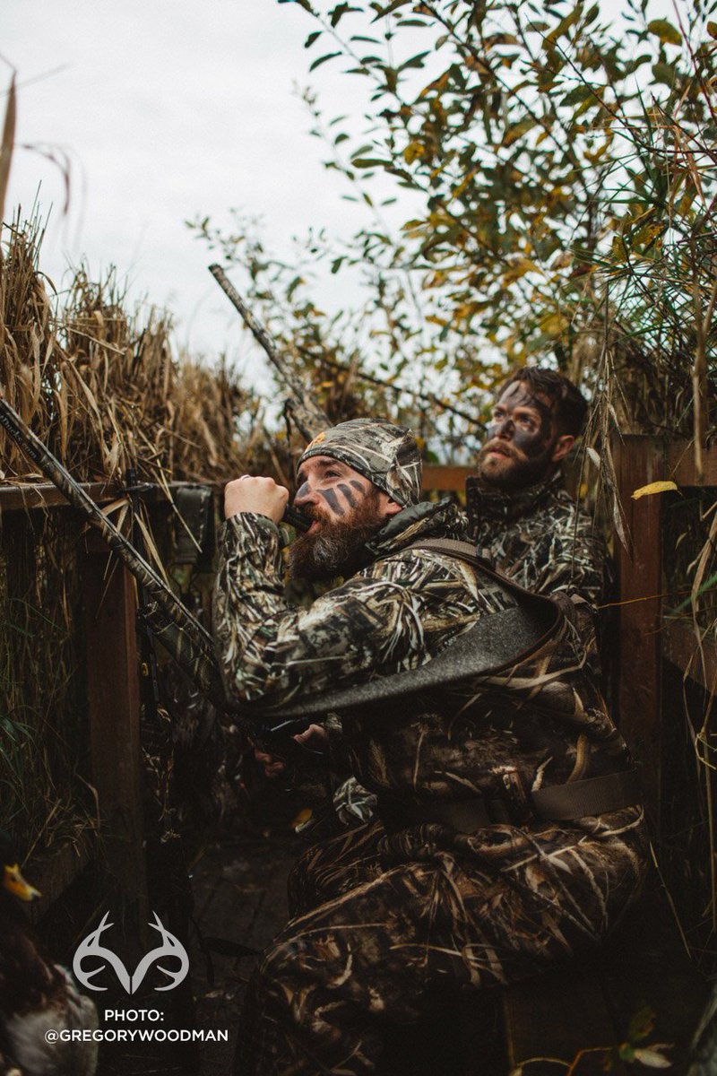 Realtree's tweet photo. Retweet if #RealtreeMax5 is in your must have hunt gear! #MAX5Monday @BandedBrands @Duck_Commander @Benelli_USA https://t.co/gZ7uRCqL8k