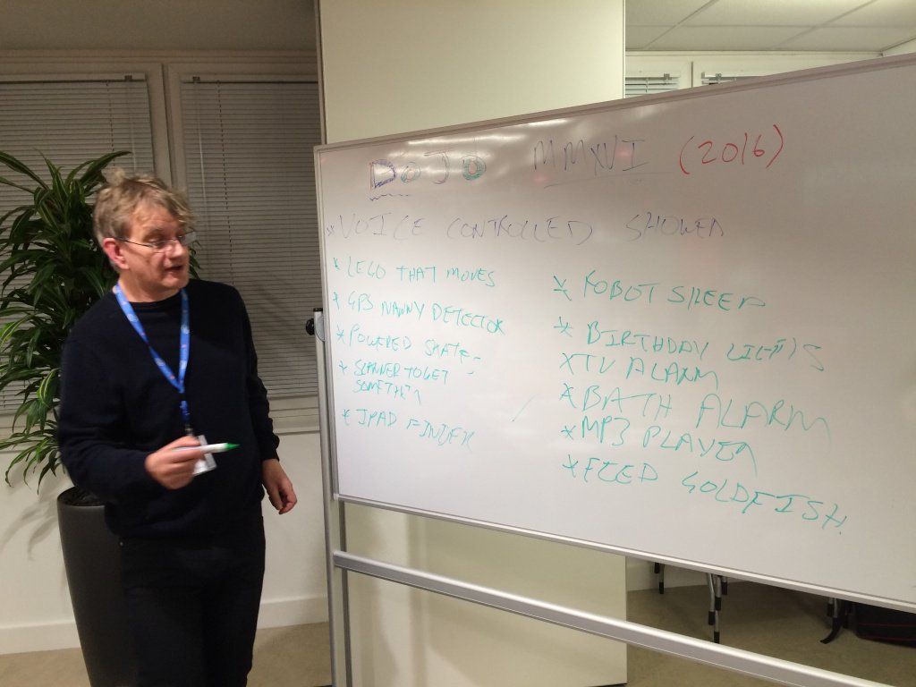AylesburyCodeDo's tweet image. What shall we do in 2016? aylesburycoderdojo.wordpress.com/2015/11/17/wha…
