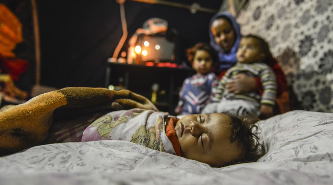 voxdotcom's tweet photo. Refusing Syrian refugees isn't just wrong — it helps ISIS https://t.co/apGshTpzMJ https://t.co/KhKuhx86aJ