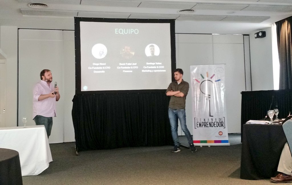 DesarrolloRos's tweet photo. Diego y Santiago de Claz.me, "el Netflix de la educación". #SER2015 #GEW2015 https://t.co/yEexUNnsgR