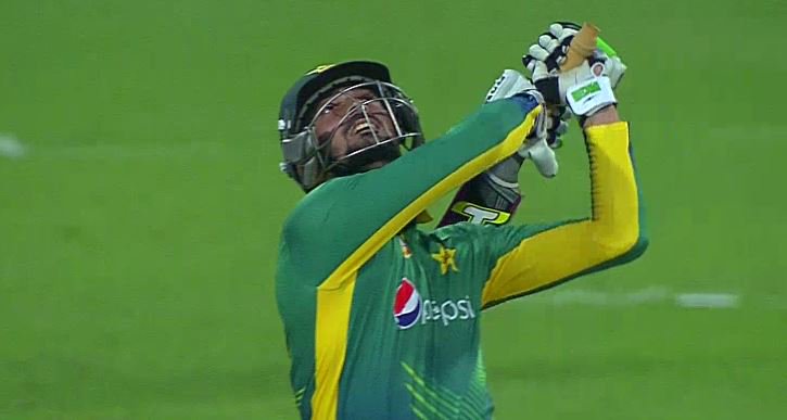 SkyCricket's tweet photo. WICKET! Pakistan now 157-7 as Anwar Ali (seven) skies Topley to Moeen at mid-on. https://t.co/2CtzYbpjyP #PknvEng https://t.co/6z06zIsQhx