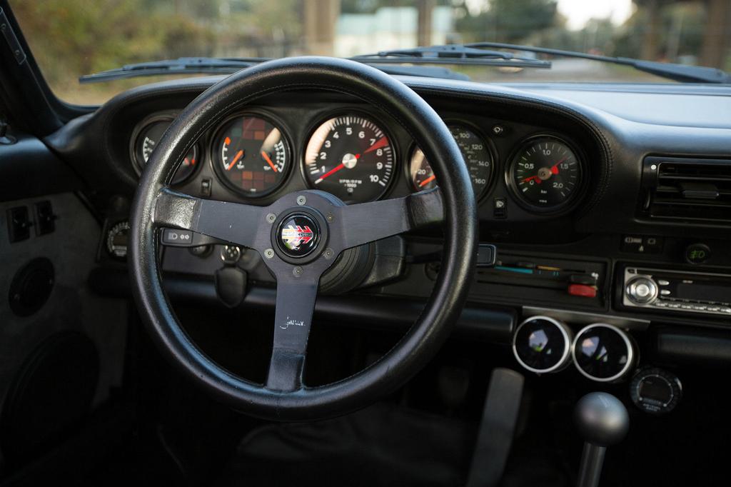BCJr's tweet photo. #TurboTuesday Wake-up.☕
1986 #Porsche #930Turbo Rebuild
By #DZug 607hp 934RSR Look.👌
@PorscheRetail @Porsche911UK https://t.co/TNNRz7z6Ye