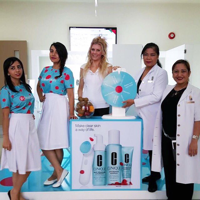 Yesterday at our event in #AbuDhabiUni! Join us at #AUS next from November 18-19 for #clearskin consultations!