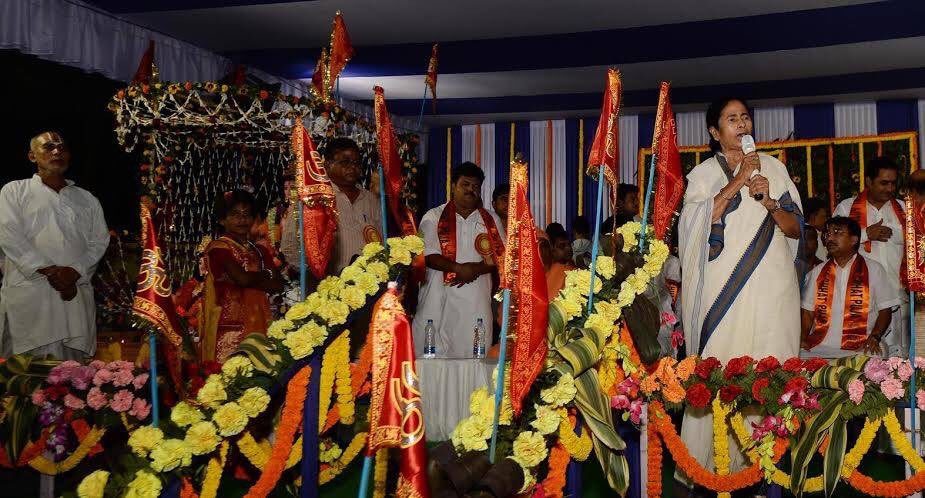 MamataOfficial's tweet photo. Chhath Puja is being celebrated with due devotion. Happy Chhath Puja. https://t.co/PhNwdL5IUf