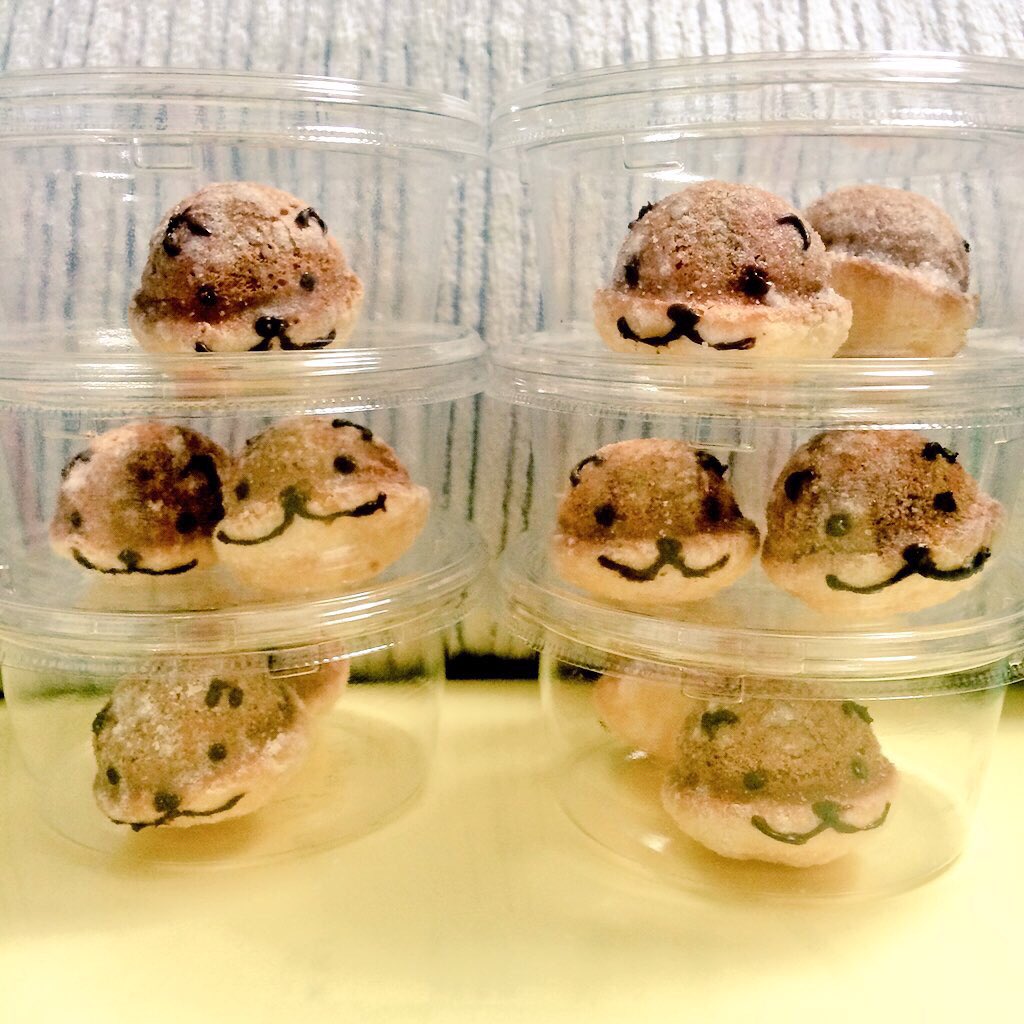 た ぴ 鈴カステラにチョコペンで描いたカワウソさん好評でよかったです 笑 ネットで見たときこれは絶対志水さん Lili Limitの志水さんはカワウソな雰囲気でかわいいのです に作らねば って思って作ってみました乁 W 乁 T Co 7d9wjjloag