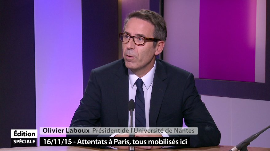 UnivNantesMedia's tweet photo. #AttentatsParis : Interview d'Olivier Laboux et de @Johanna_Rolland sur @telenantesinfo https://t.co/S3Tamp8RST https://t.co/Xkyccc84cT