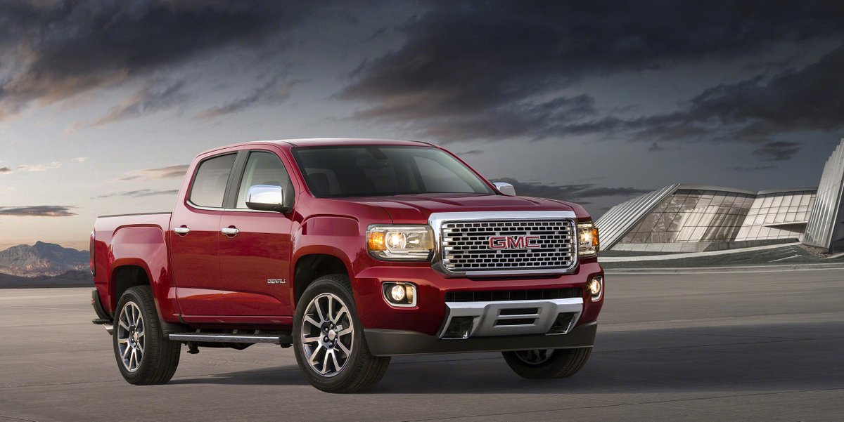 therealautoblog's tweet photo. The 2017 GMC Canyon finally goes Denali: https://t.co/jyQNhxeQXJ #GMC #Denali #LAAutoShow https://t.co/BYYo59NbIX