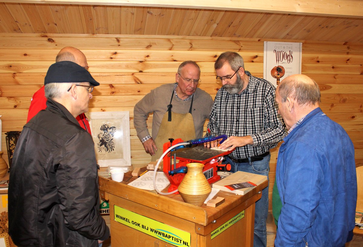 Baptistarnhem's tweet photo. Afgelopen zaterdag Demo Dag gehad met Tormek, figuurzagen, houtsnijden en een lezing. https://t.co/l4pdTiU3lr