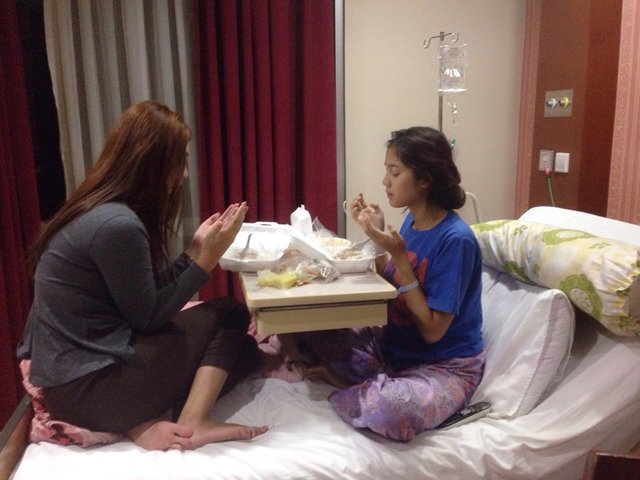 Slalu bersyukur dlm keadaan apapun kita slalu bisaa melengkapi n mmberi support satu sama lain ..Trimakasih yaalloh