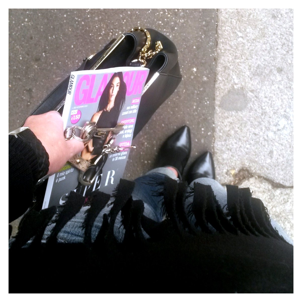 SoStylishSbyS's tweet photo. A casa @glamouritalia, in giro #GlamourPocket.
#Ilovemymagazine https://t.co/m9jidmB0jg