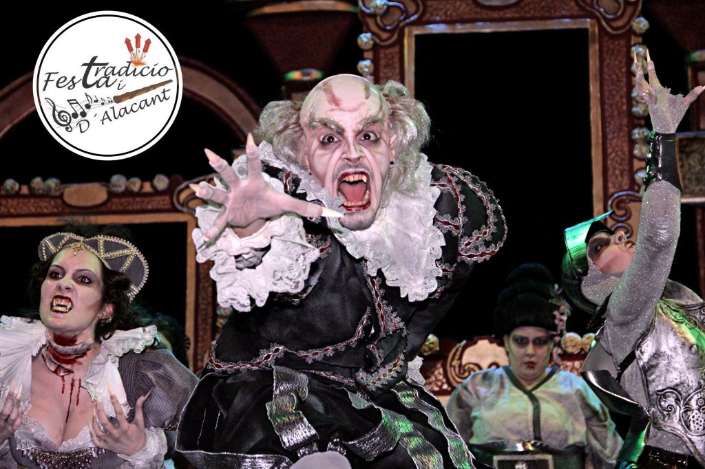 festaitradicio's tweet photo. ¡Aún no has visto los vídeos de #Playbacks2015 en #Facebook a qué esperas! https://t.co/g1L3NFsCp7 #FIT @SBLaTorreta https://t.co/KBuHOZ8U93
