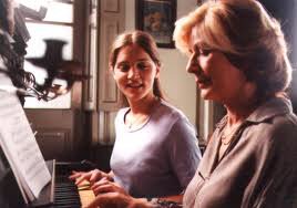 stephblash's tweet photo. @ilianapagan after learning Christina had a different identity, she gets to know her birth family #wcutuit https://t.co/82SAdvmBqG