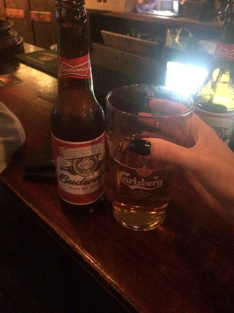 sabrinamunnx's tweet photo. In Copenhagen..end up in an Irish bar 👍 https://t.co/HQ4mr6DCis