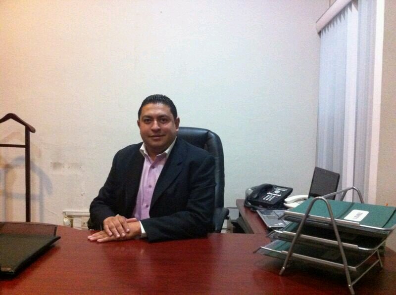 chucholox's tweet photo. "@sofyvaldivia: Y otro anotado para la presidencia municipal de #Oaxaca por el #PRI es @tonysreyes  https://t.co/qT5VZ9Mbdj"