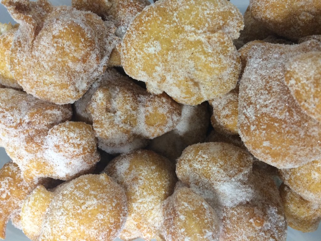 andynayanwarner's tweet photo. Cinnamon Buns @OXO_Tower #oxoloves https://t.co/SBUuB7shw4