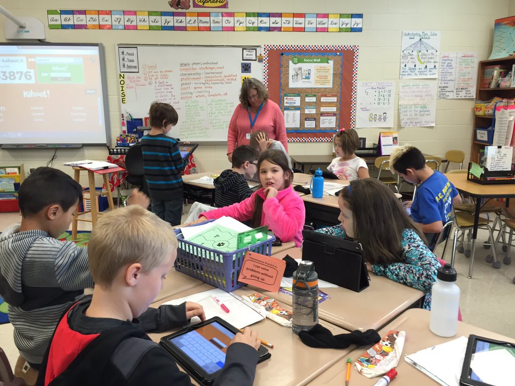 WestmooreK8's tweet photo. Using Kahoot in Mrs. Nesbtt's math class to practice. #PantherProud #DLPDL https://t.co/I4Yj2HS23g