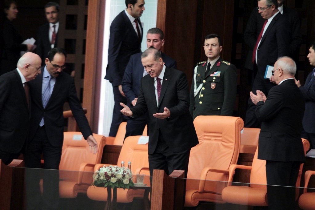 omerrcelik's tweet photo. Sayın Cumhurbaşkanımız, yemin törenini izleyerek, Yüce Meclisi şereflendirdiler... https://t.co/1U1MOd39D7